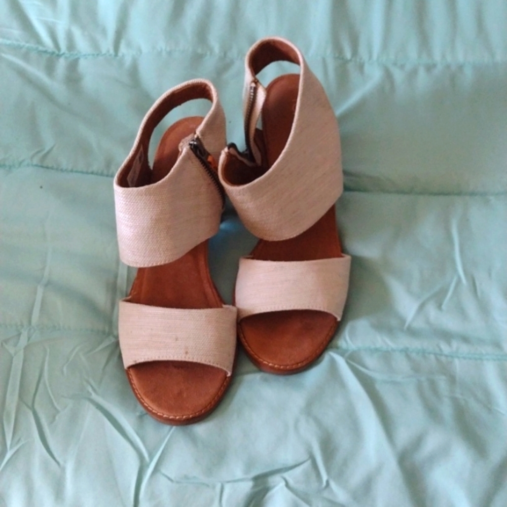 Tom's White Canvas Heels with Wood Heels
